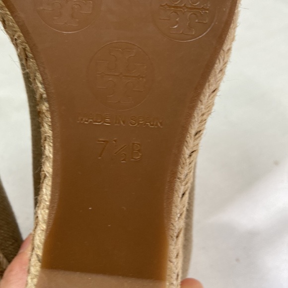 Tory Burch Jackie peep toe canvas beige espadrille wedge heel size 7.5 - Picture 12 of 12